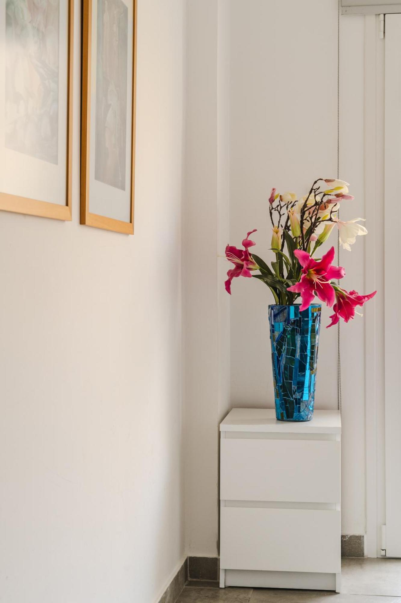 Rendezvous One Bedroom Flat Apartment *
